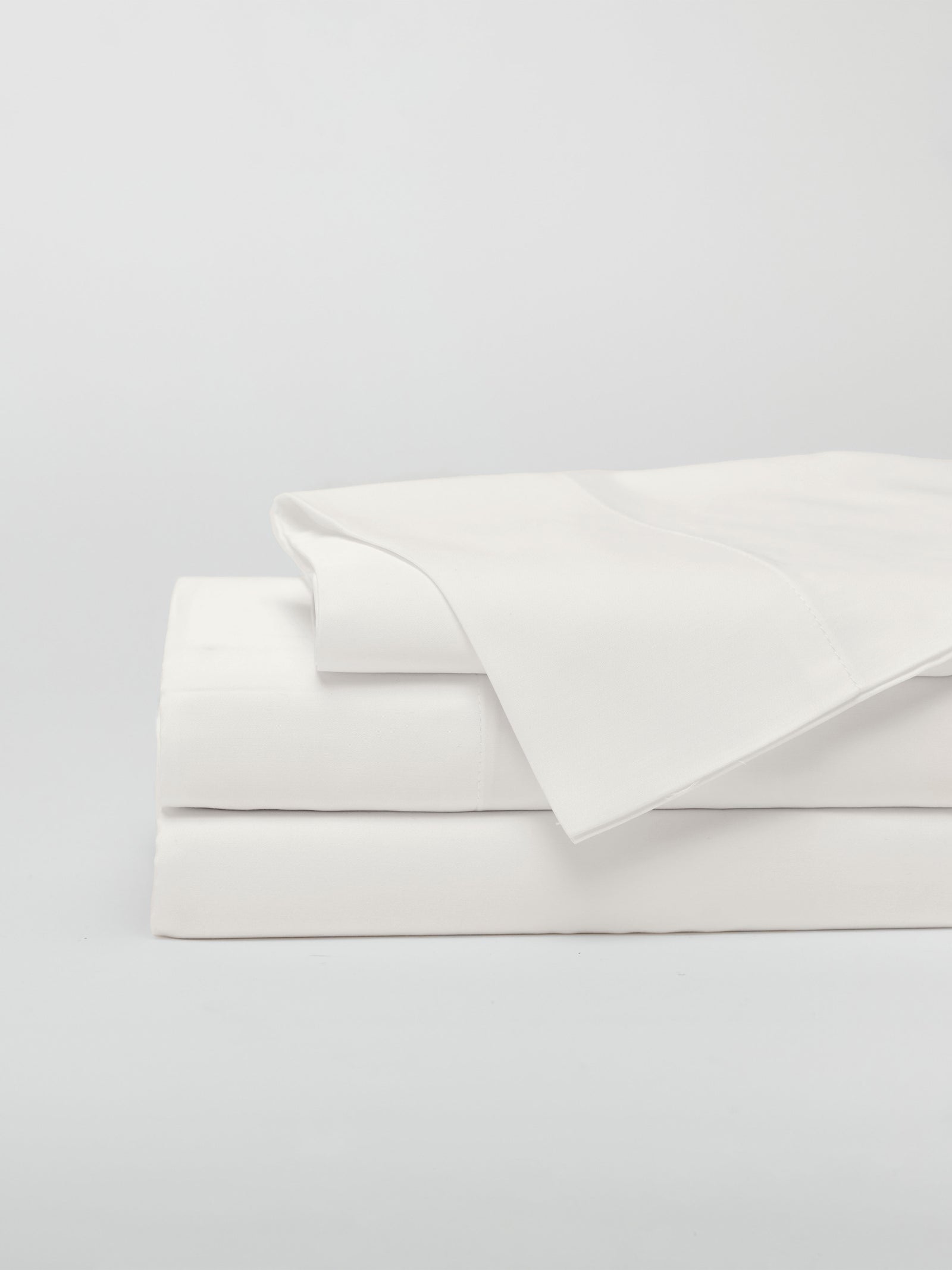 Creme sheet set with white background 