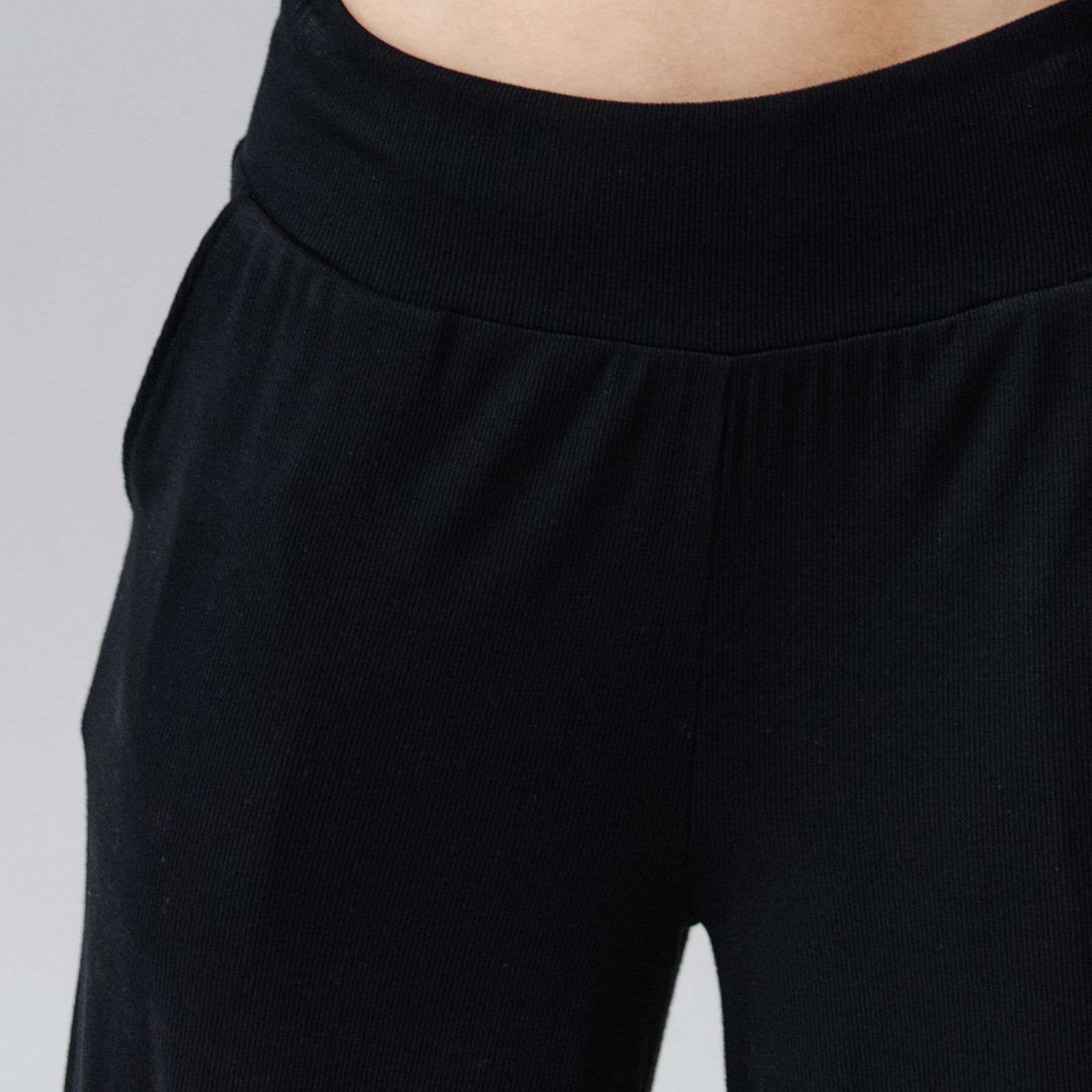 Black Women’s Rib Knit Bamboo Lounge Capri [Shelby]