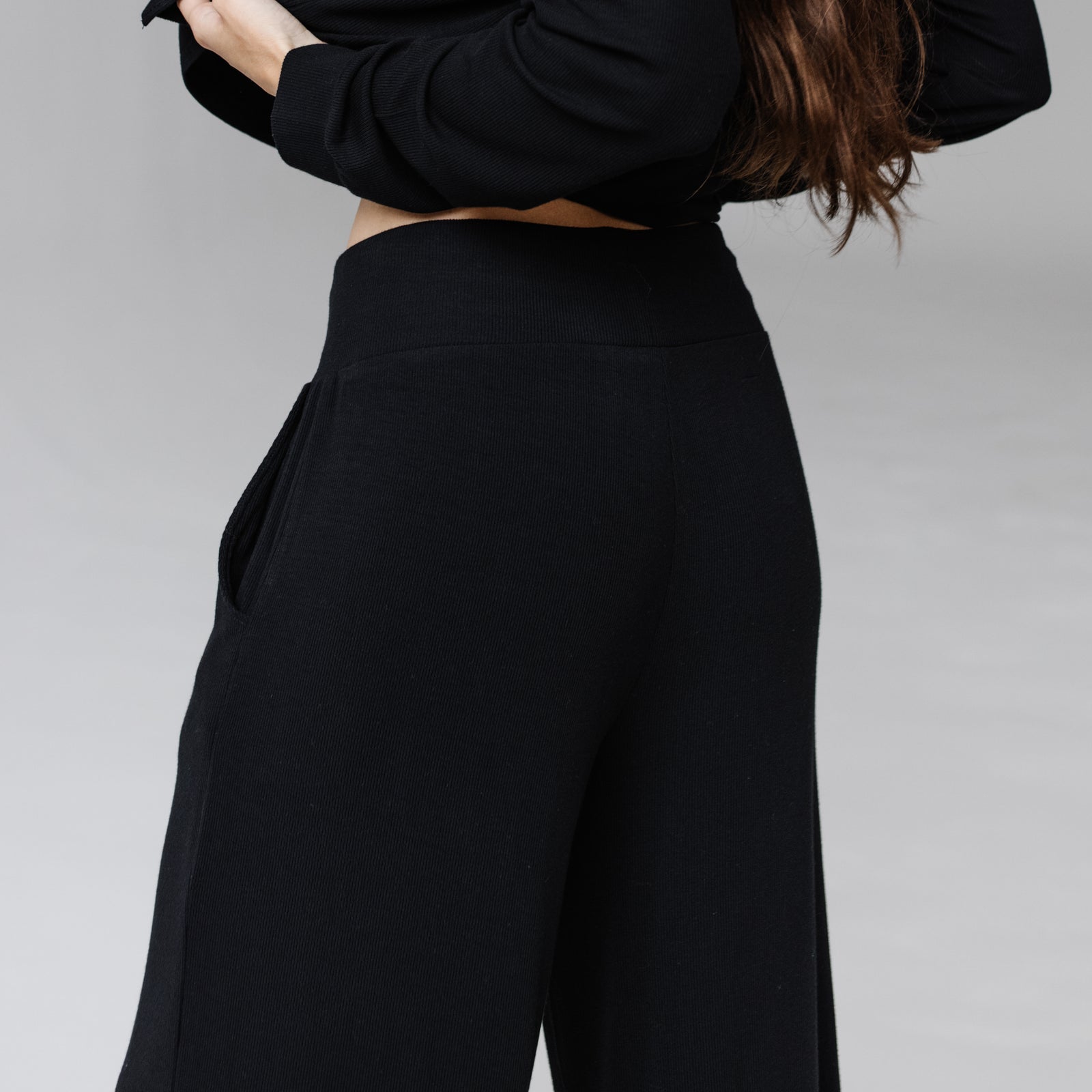 Black Women’s Rib Knit Bamboo Lounge Capri [Shelby]
